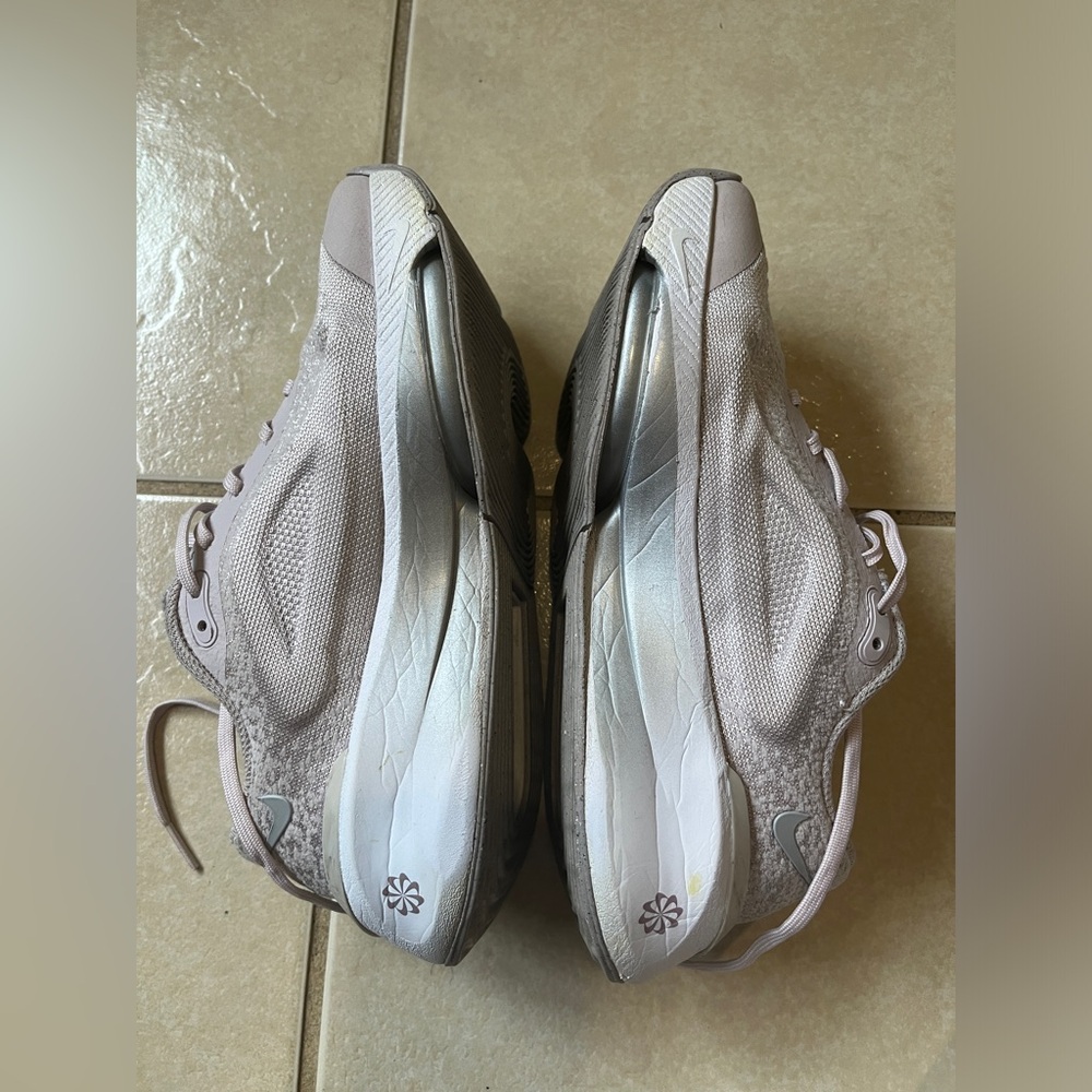 Nike Versair Women’s Sz 7 Platinum Violet W - DZ3547-004 Sneakers Shoes Gym - Picture 6 of 13